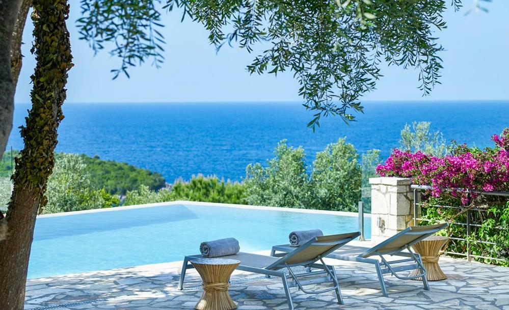 Villa Ioli- Beachfront Luxury Residence Igoumenitsa Eksteriør billede