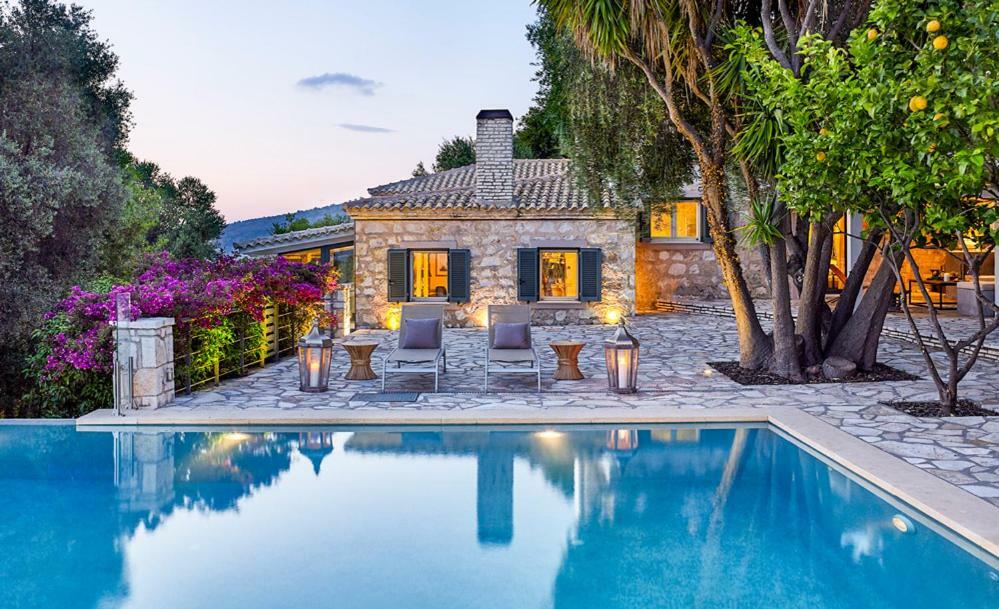 Villa Ioli- Beachfront Luxury Residence Igoumenitsa Eksteriør billede